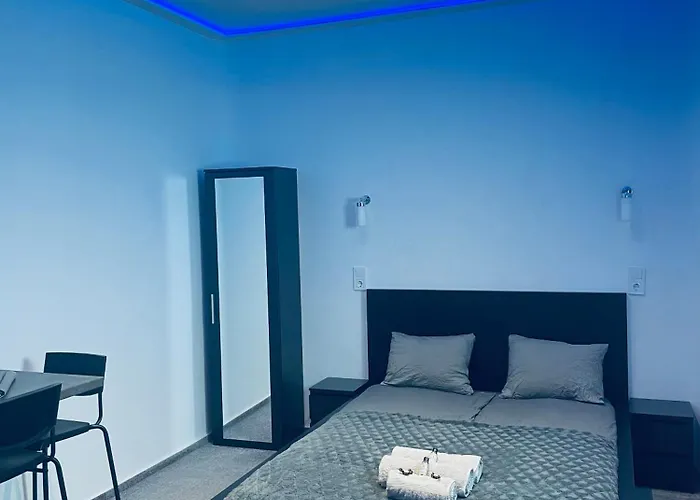Luxury Downtown Studios